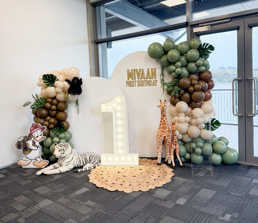 WILD Theme Balloon Backdrop